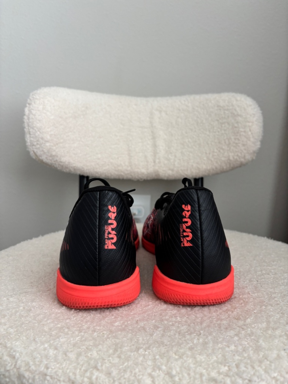 PUMA SOCCER SHOES - Picture 5 of 7